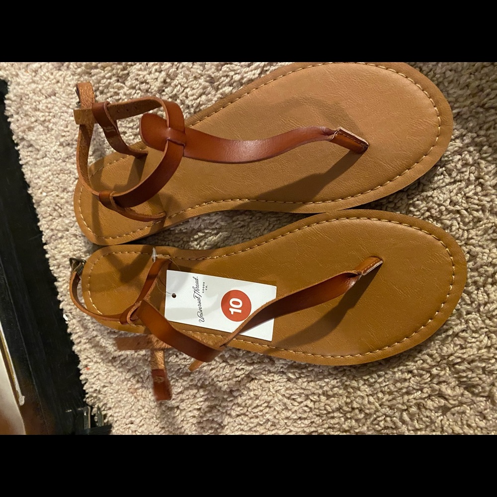 Thong sandals
